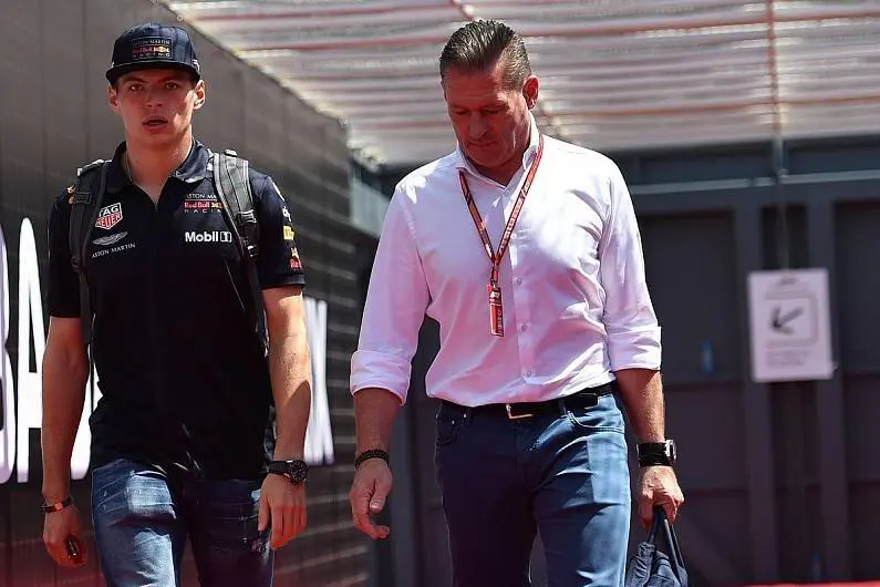 阿斯顿马丁鏖战红牛二队,维斯塔潘状态火热 阿斯顿马丁鏖战红牛二队,维斯塔潘状态火热