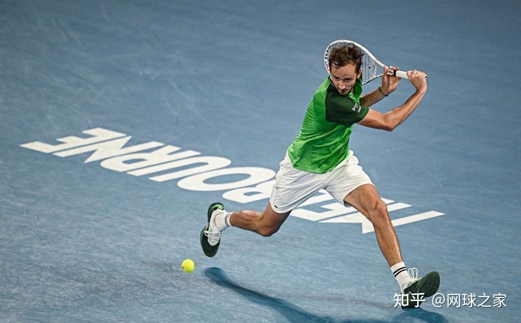 温网翻盘拉沃尔杯，梅德韦杰夫关键制胜