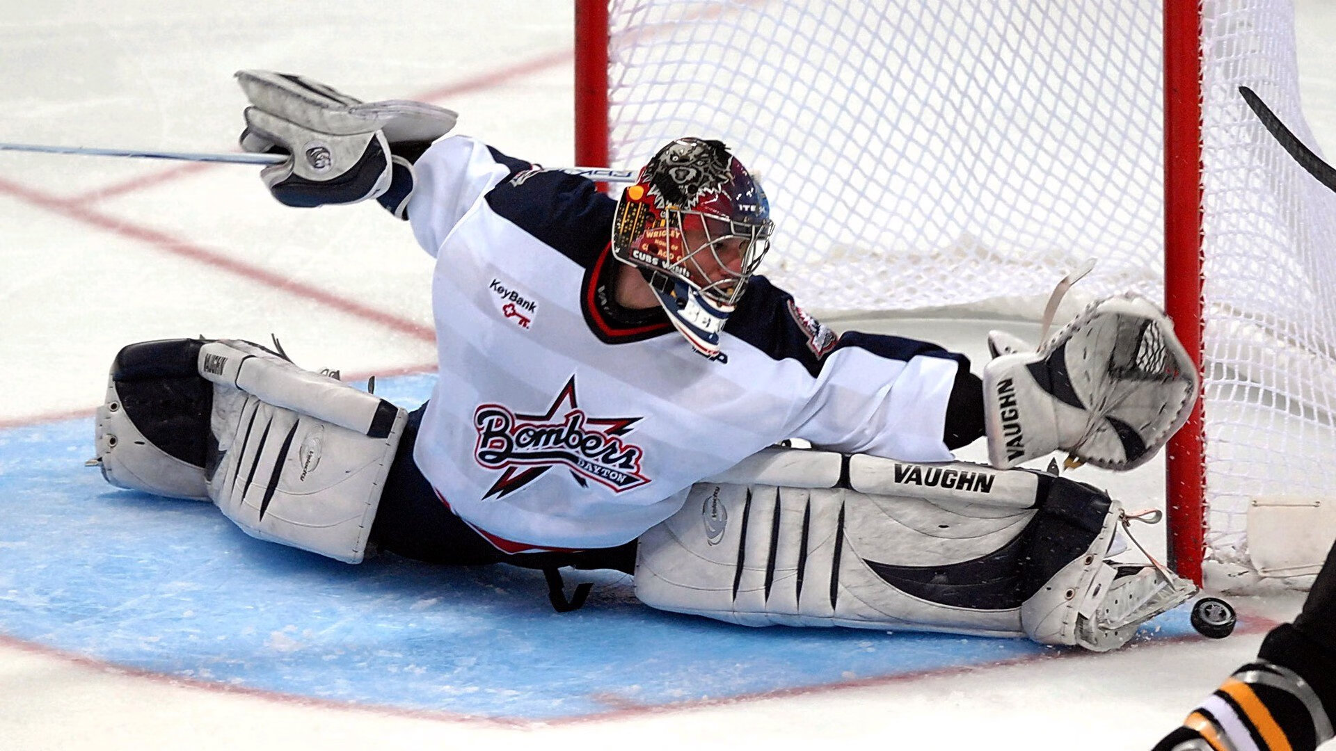 杰伦格林进攻端无人可挡，马刺爆冷上海队，当篮球的冰与火在东方碰撞